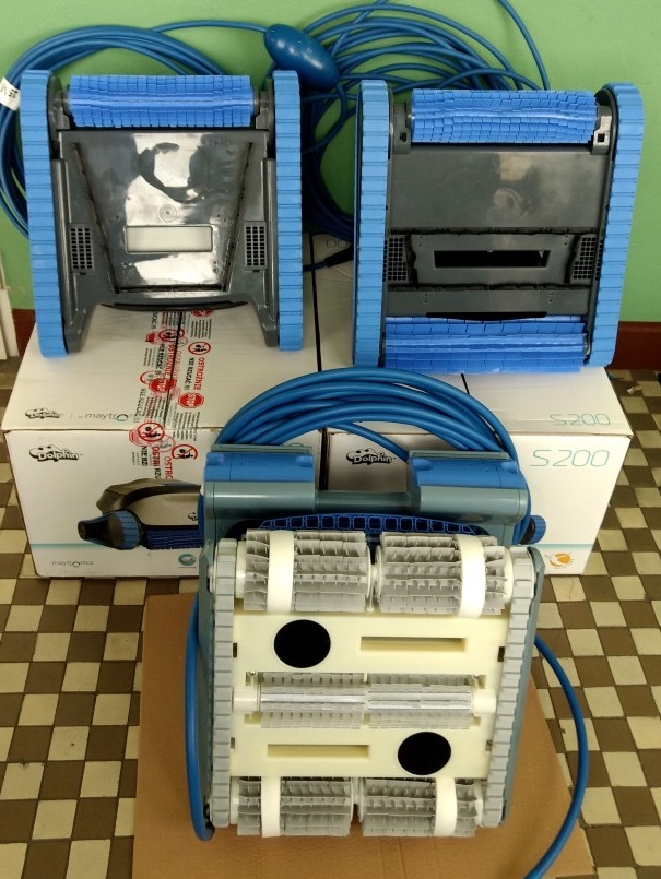 odkurzacze basenowe dolphin maytronics s100 s200 s300 m400 porównanie 4